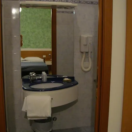 Hotel Vela Milano Marittima Habitación foto