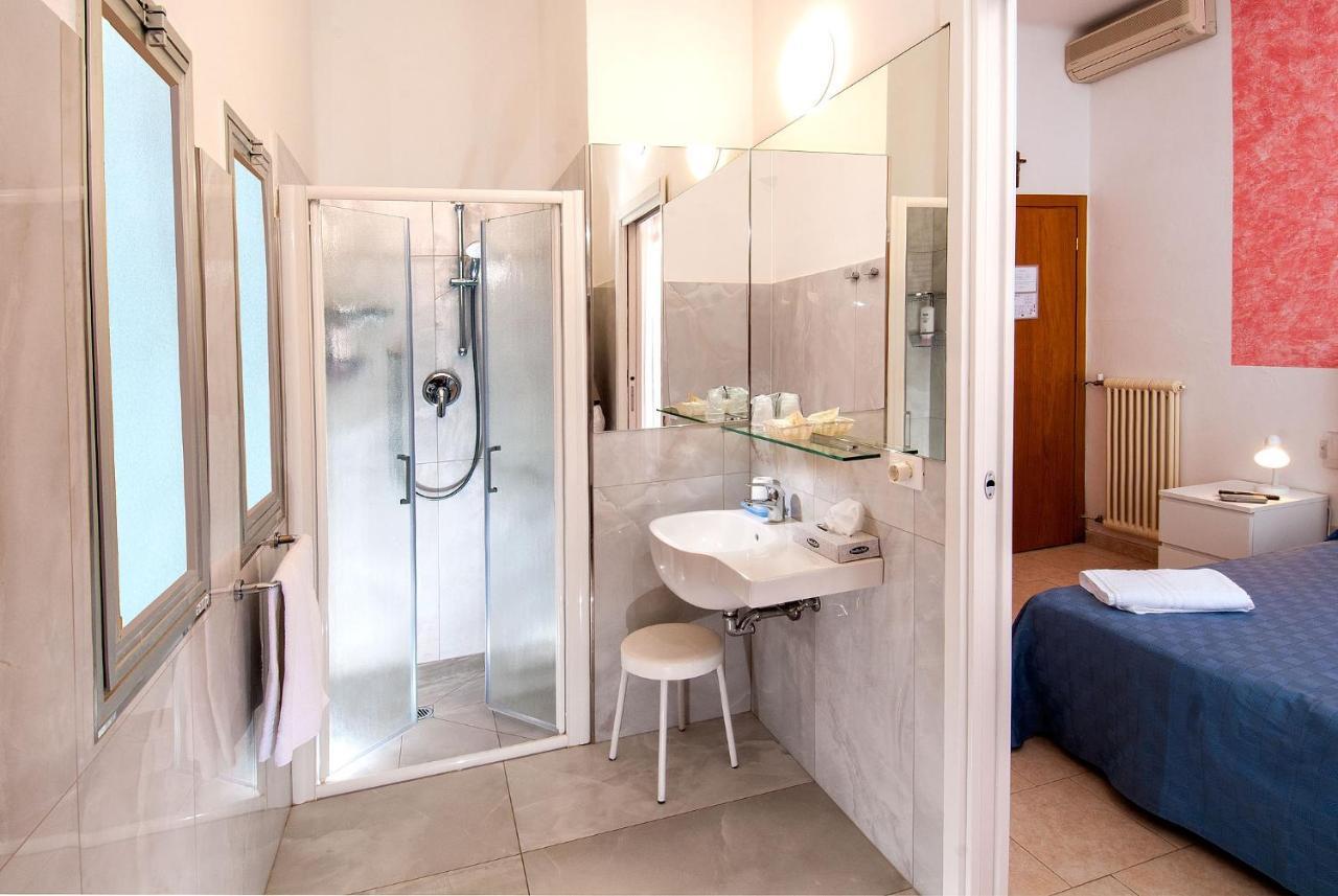 Hotel Vela 3*